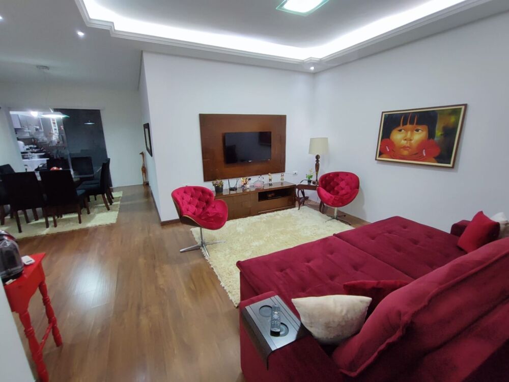 Sobrado à venda com 3 quartos, 180m² - Foto 1