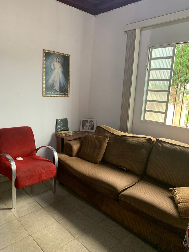 Casa à venda com 3 quartos, 90m² - Foto 4