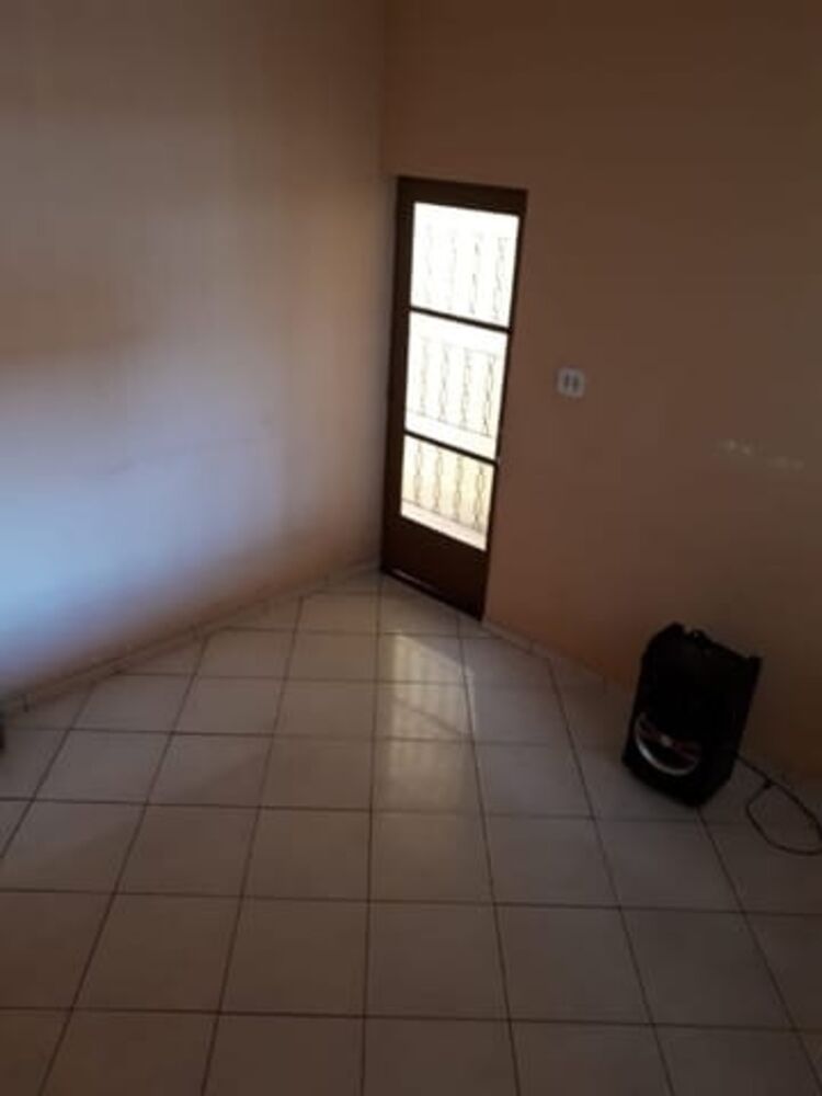 Sobrado à venda com 4 quartos, 184m² - Foto 1