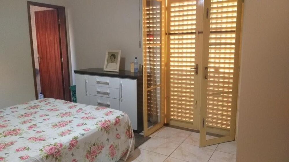 Casa, 3 quartos, 250 m² - Foto 1