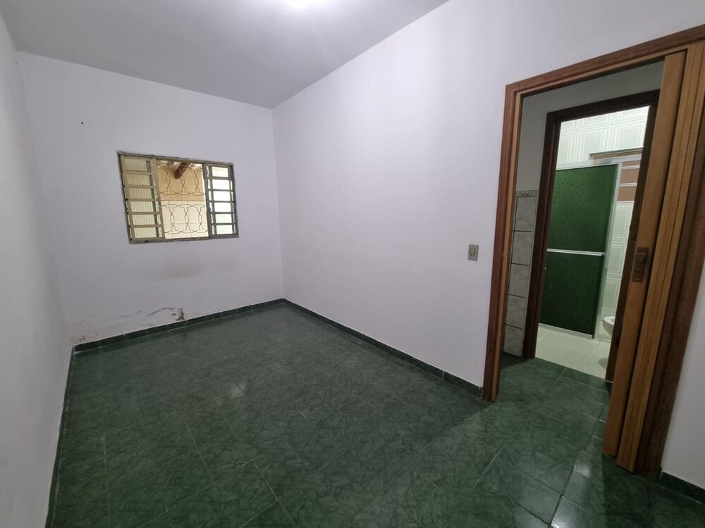 Casa à venda com 2 quartos, 100m² - Foto 3