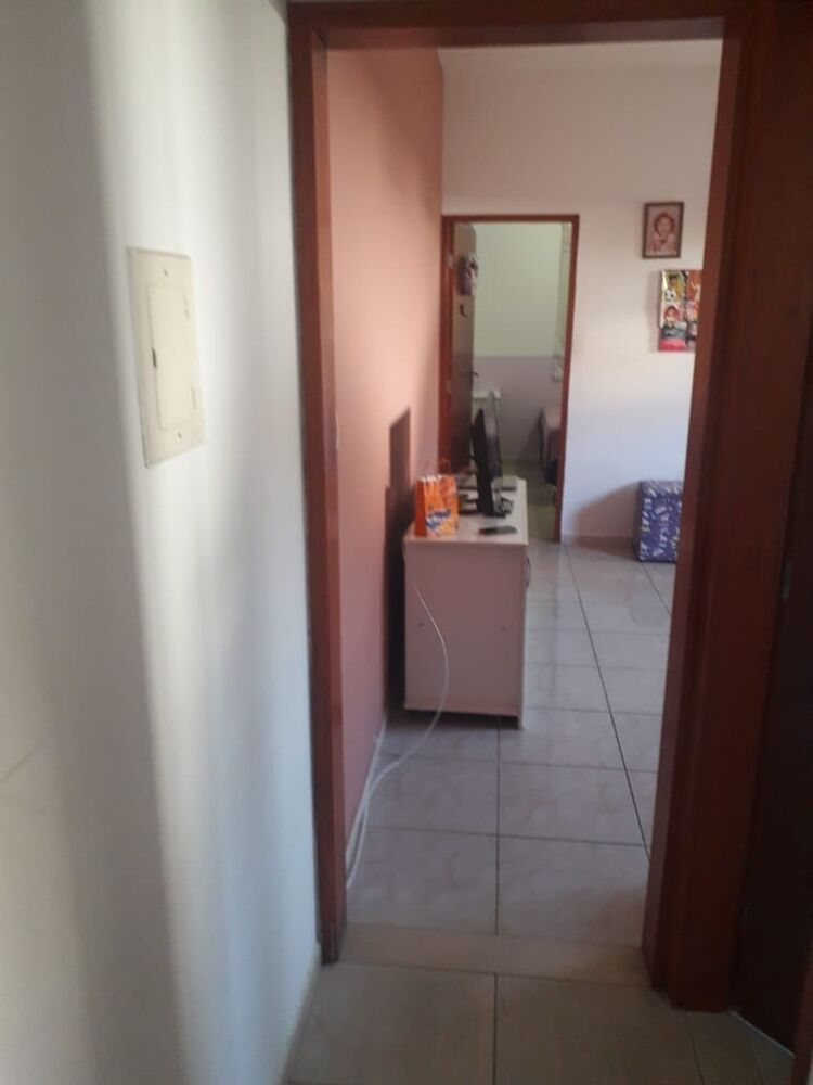 Casa à venda com 2 quartos, 80m² - Foto 4