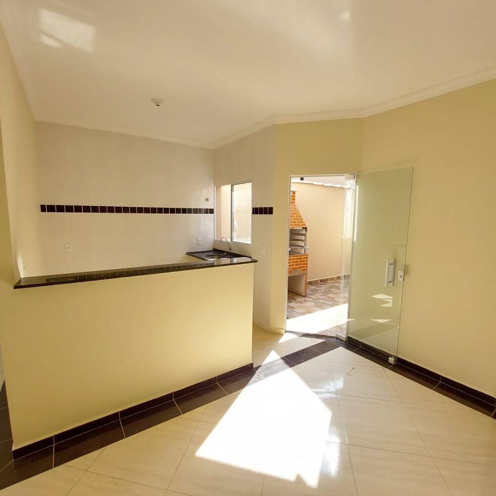 Casa à venda com 2 quartos, 68m² - Foto 4