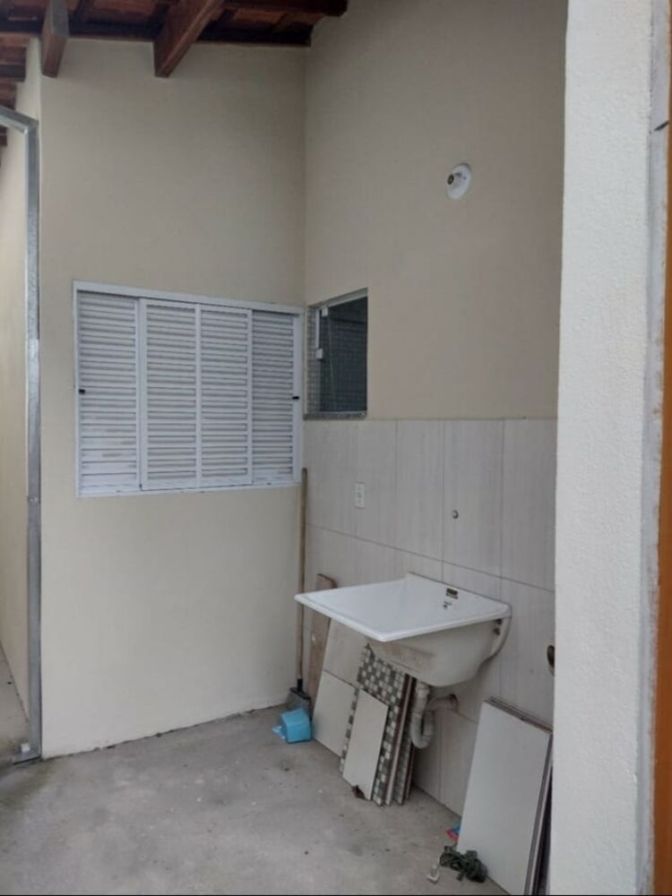 Casa à venda com 2 quartos, 74m² - Foto 4