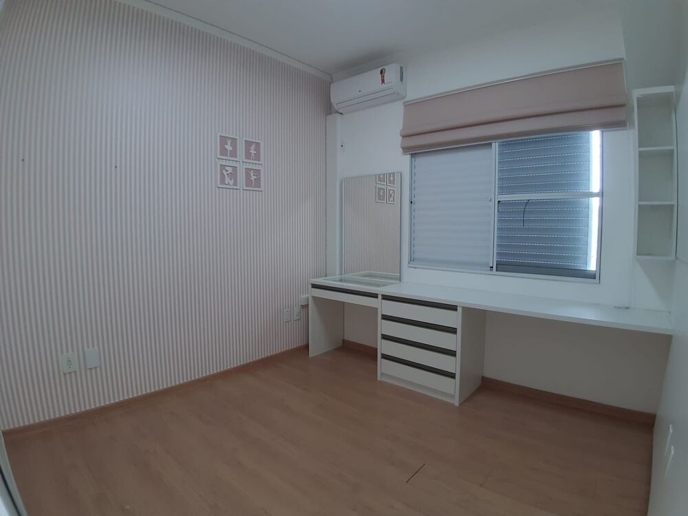 Casa de Condomínio à venda com 3 quartos, 250m² - Foto 3