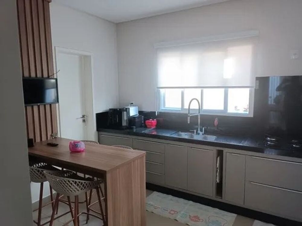 Casa de Condomínio à venda com 5 quartos, 236m² - Foto 1