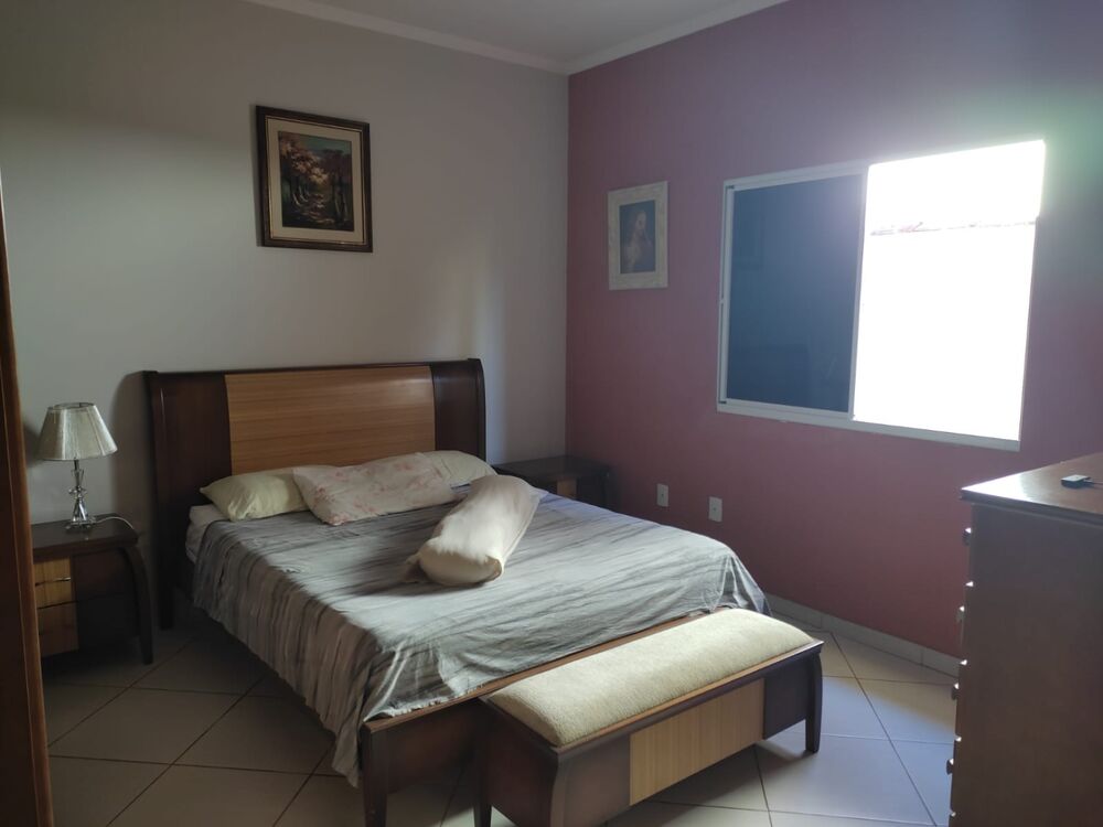 Casa, 3 quartos, 255 m² - Foto 1