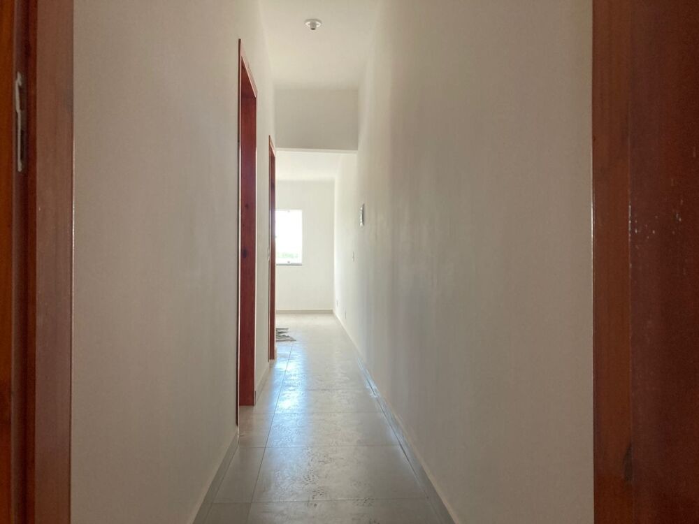 Casa à venda com 2 quartos, 61m² - Foto 2