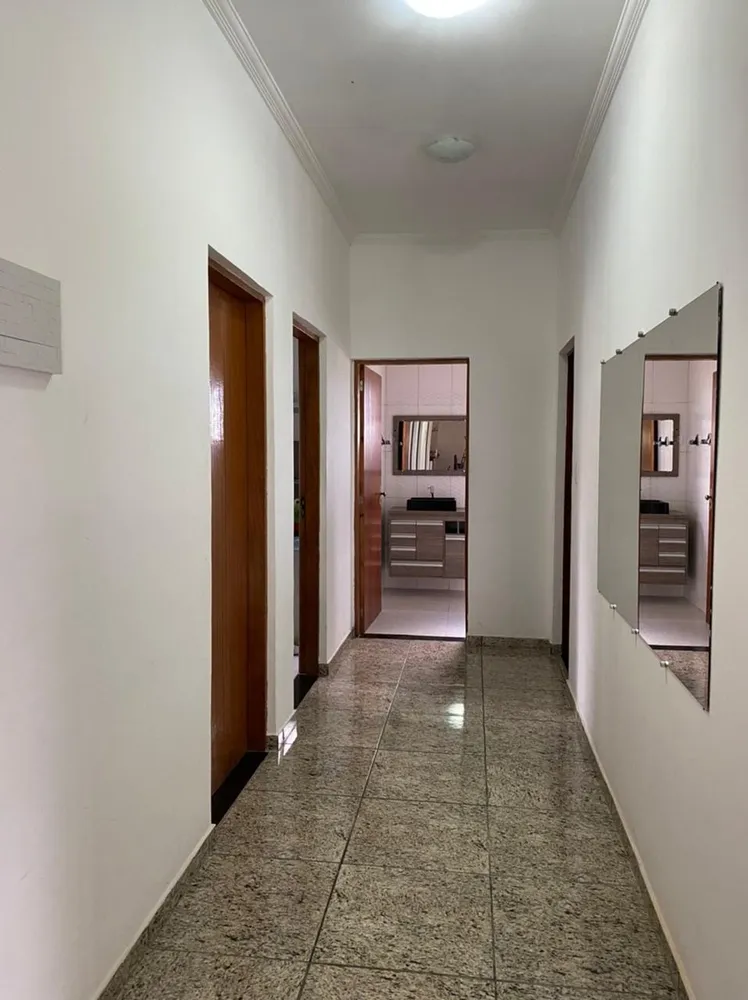 Chácara, 3 quartos, 1086 m² - Foto 1