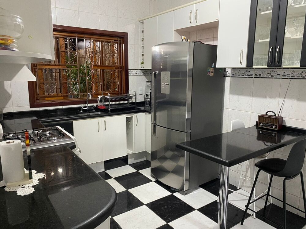 Casa, 5 quartos, 250 m² - Foto 4