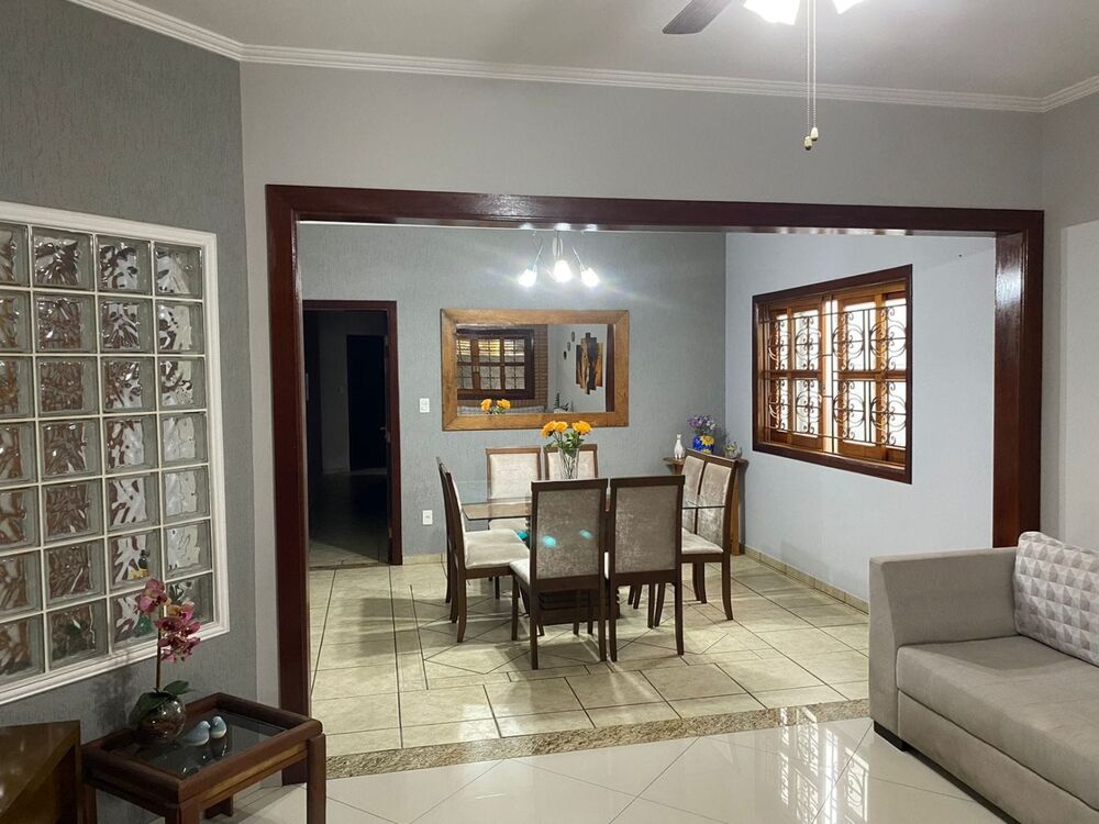 Casa, 5 quartos, 250 m² - Foto 2