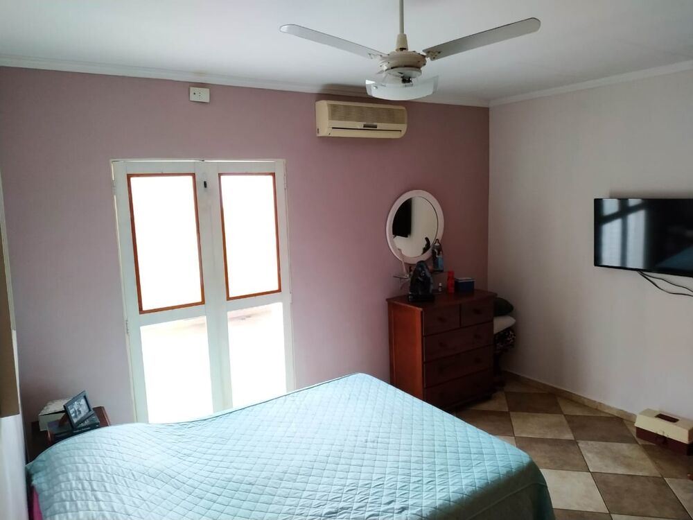 Casa, 5 quartos, 212 m² - Foto 1