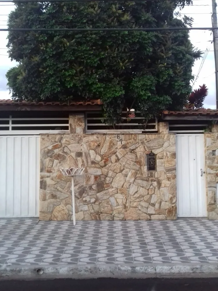 Casa, 5 quartos, 162 m² - Foto 1
