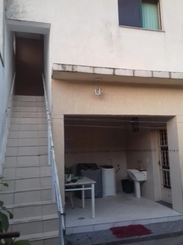 Casa, 5 quartos, 162 m² - Foto 2