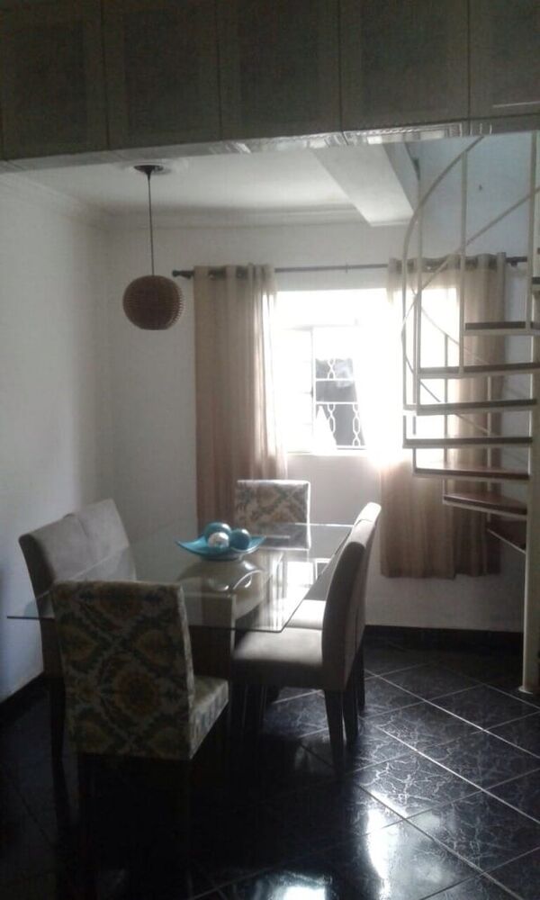 Sobrado à venda com 4 quartos, 180m² - Foto 2