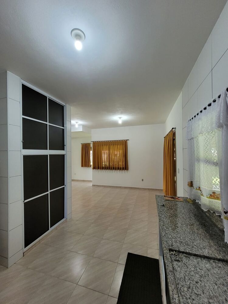 Chácara à venda com 3 quartos, 204m² - Foto 3