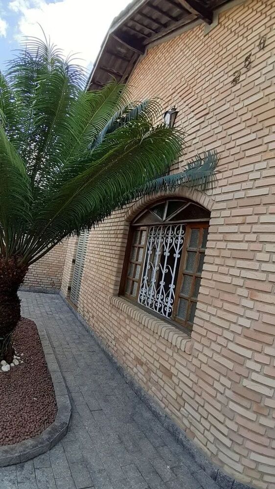 Casa, 4 quartos, 185 m² - Foto 1
