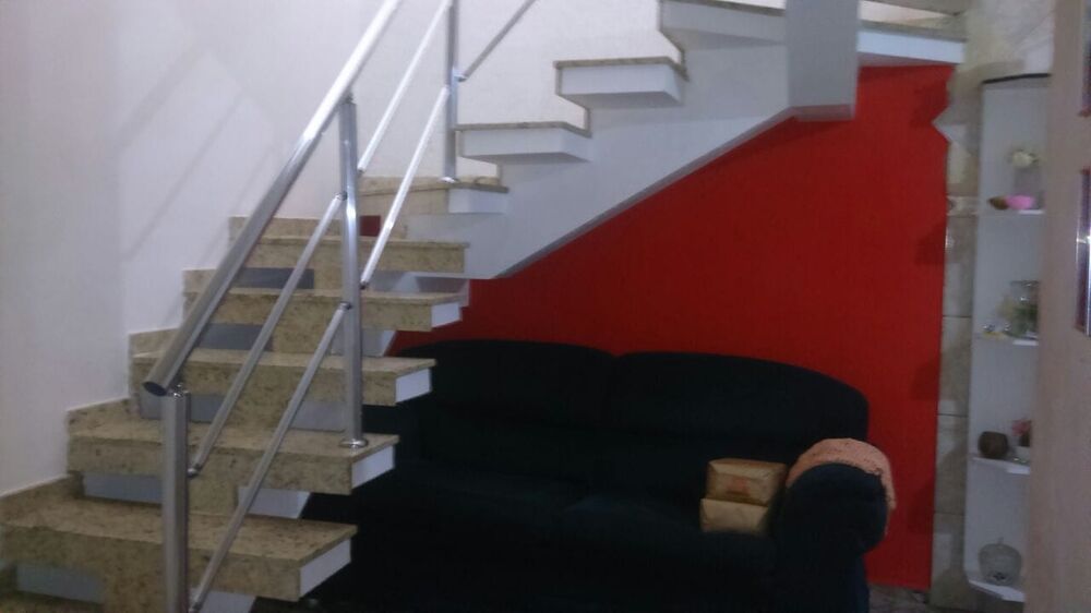 Sobrado à venda com 4 quartos, 250m² - Foto 2