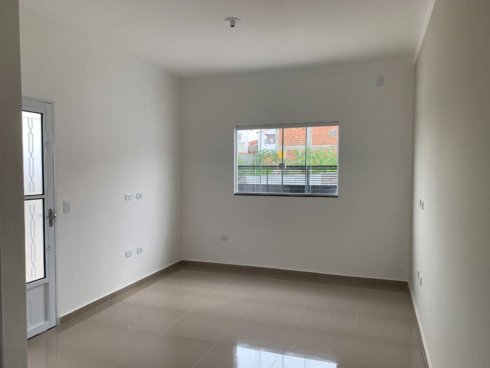 Casa à venda com 2 quartos, 65m² - Foto 4