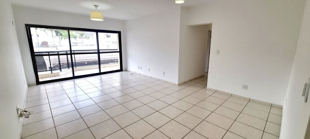 Apartamento à venda com 3 quartos, 107m² - Foto 2