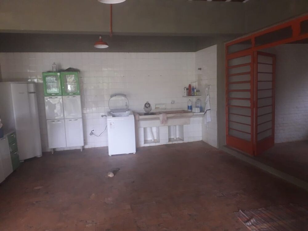 Casa à venda com 3 quartos, 400m² - Foto 2