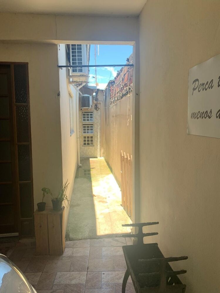 Casa à venda com 2 quartos, 102m² - Foto 2