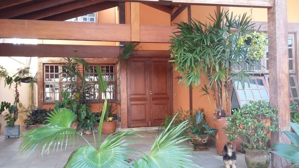 Sobrado à venda com 5 quartos, 361m² - Foto 1