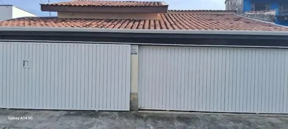 Casa, 3 quartos, 217 m² - Foto 1