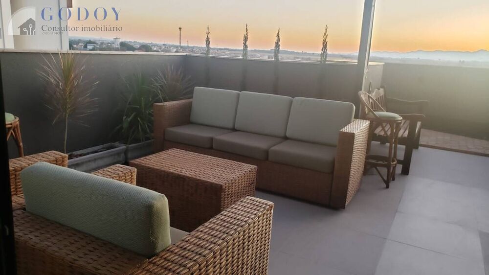 Apartamento à venda com 4 quartos, 200m² - Foto 1
