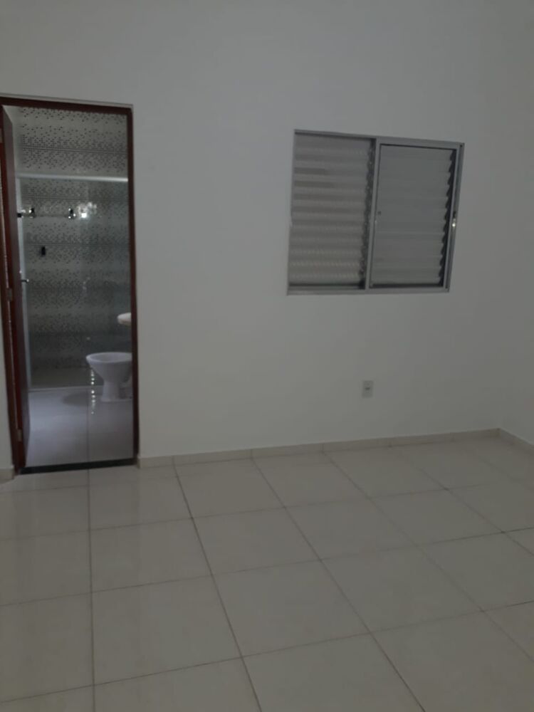 Casa à venda com 2 quartos, 65m² - Foto 2