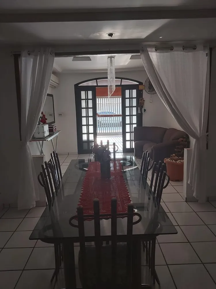 Casa, 3 quartos, 200 m² - Foto 2