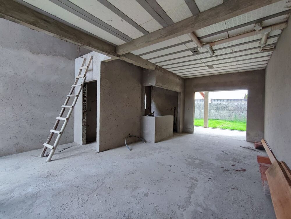 Sobrado à venda com 3 quartos, 210m² - Foto 1