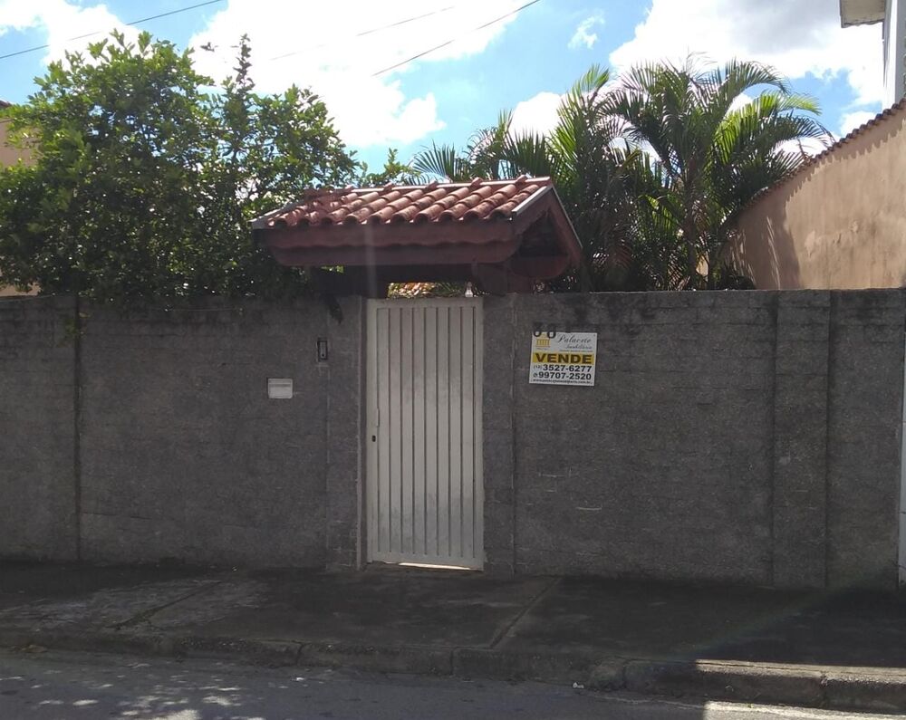 Casa à venda com 3 quartos, 392m² - Foto 1