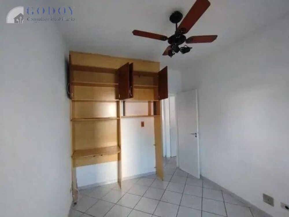 Apartamento à venda com 2 quartos, 70m² - Foto 3
