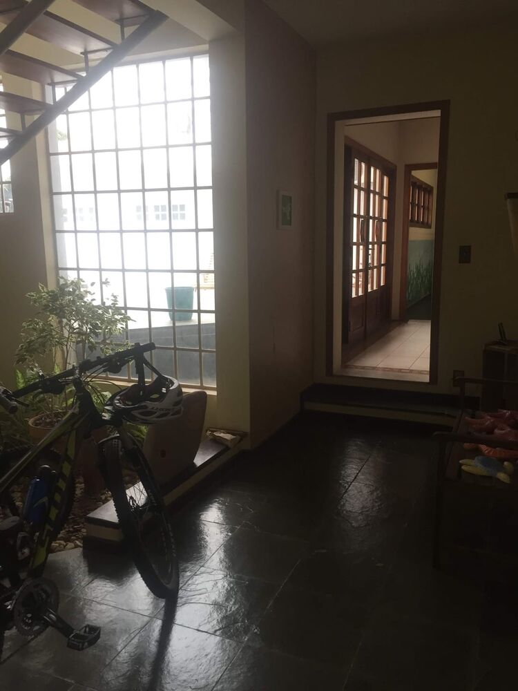 Sobrado à venda com 3 quartos, 474m² - Foto 1