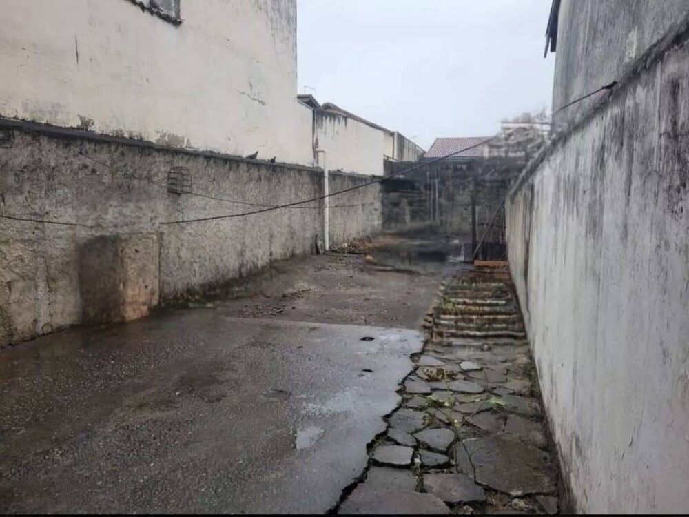 Casa à venda com 2 quartos, 55m² - Foto 1