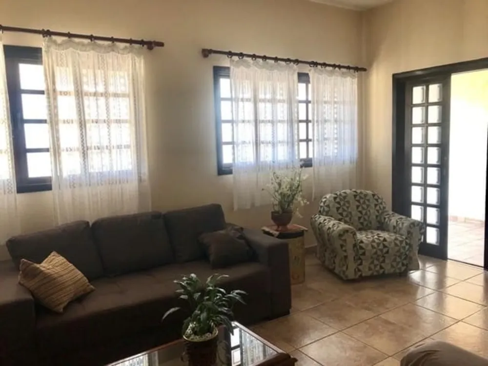 Casa, 3 quartos, 168 m² - Foto 2