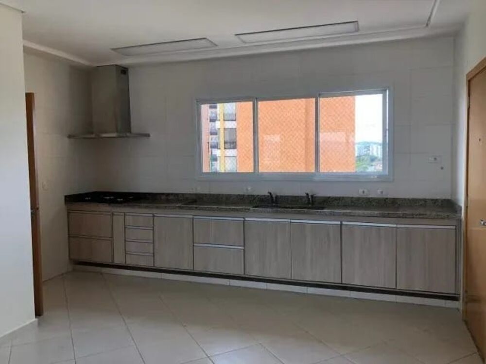Apartamento para alugar com 4 quartos, 235m² - Foto 1