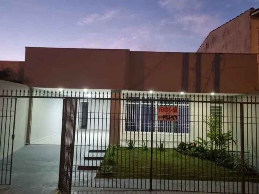 Casa à venda com 4 quartos, 196m² - Foto 1