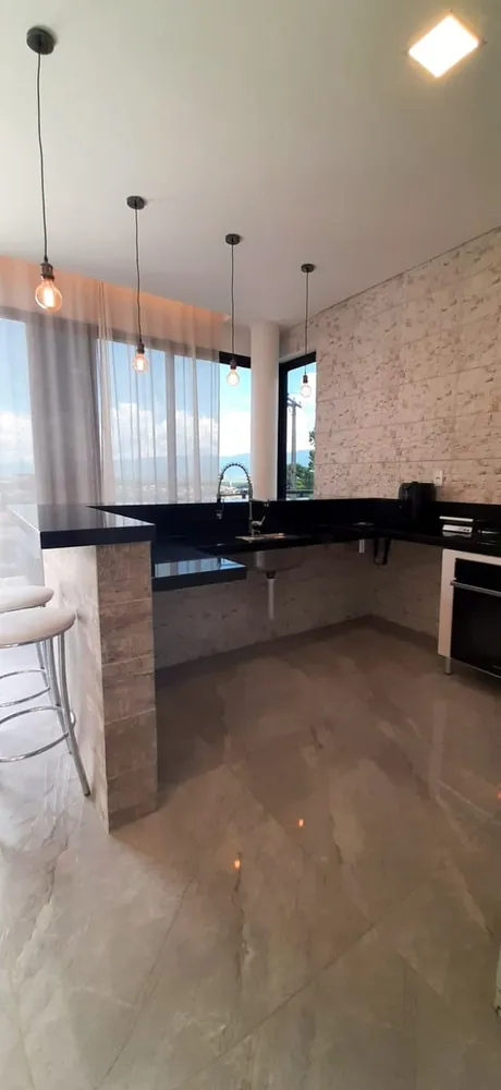 Casa, 3 quartos, 250 m² - Foto 4