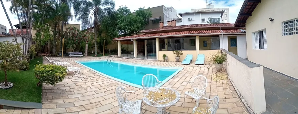 Casa, 4 quartos, 305 m² - Foto 1
