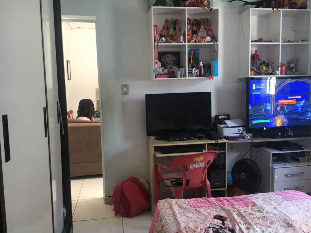 Casa à venda com 2 quartos, 75m² - Foto 4