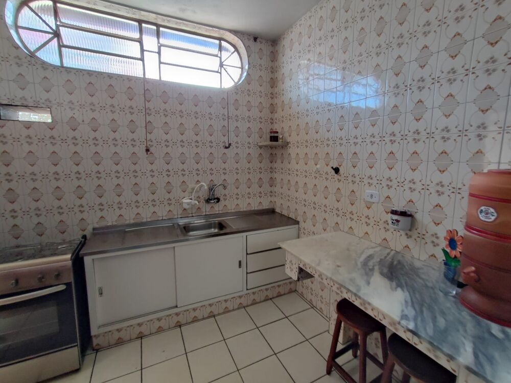 Casa à venda e aluguel com 4 quartos, 400m² - Foto 1