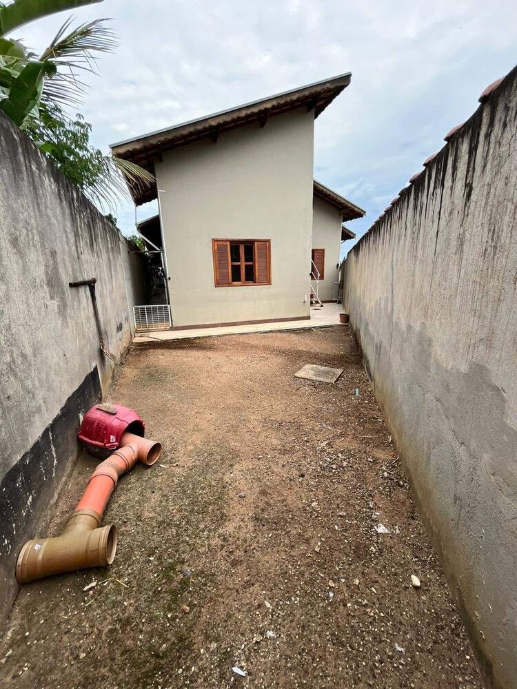 Casa à venda com 2 quartos, 120m² - Foto 14