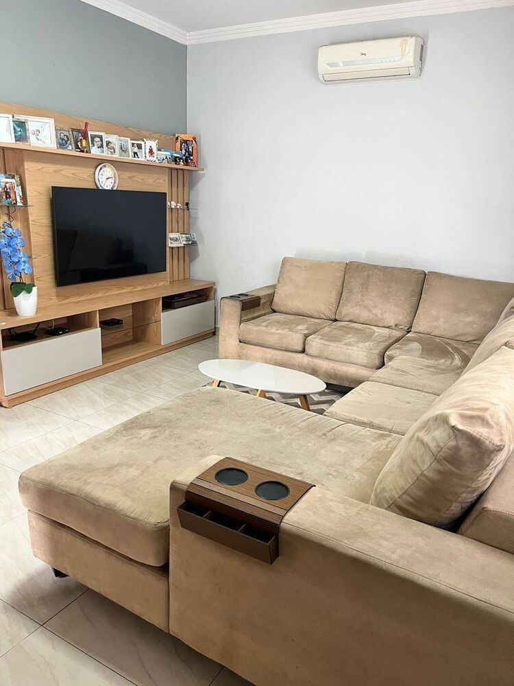 Casa à venda com 2 quartos, 120m² - Foto 1