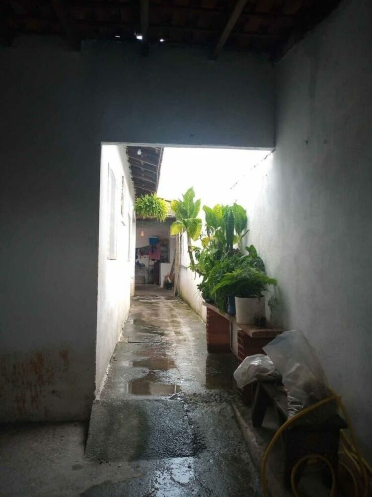 Casa à venda com 2 quartos, 90m² - Foto 1