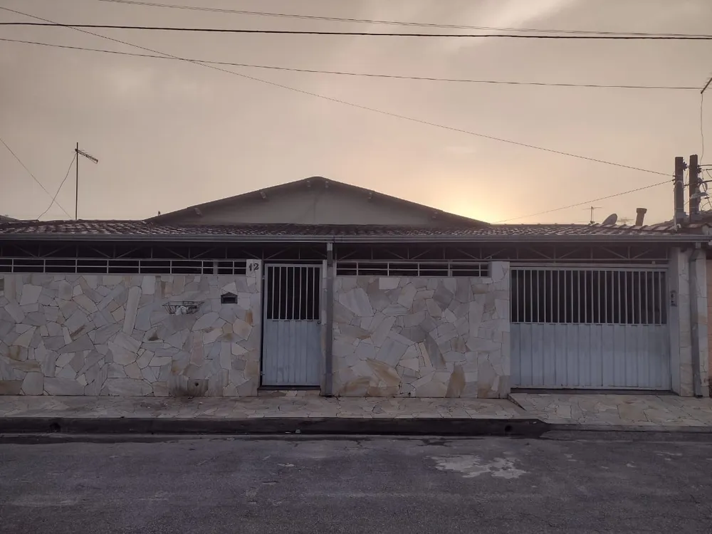 Casa, 3 quartos, 199 m² - Foto 1