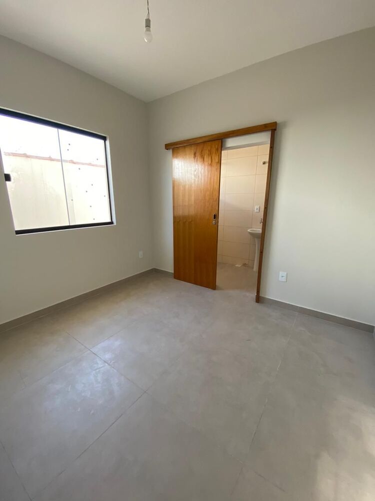Casa à venda com 2 quartos, 65m² - Foto 2