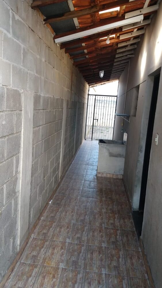 Casa à venda com 2 quartos, 158m² - Foto 2