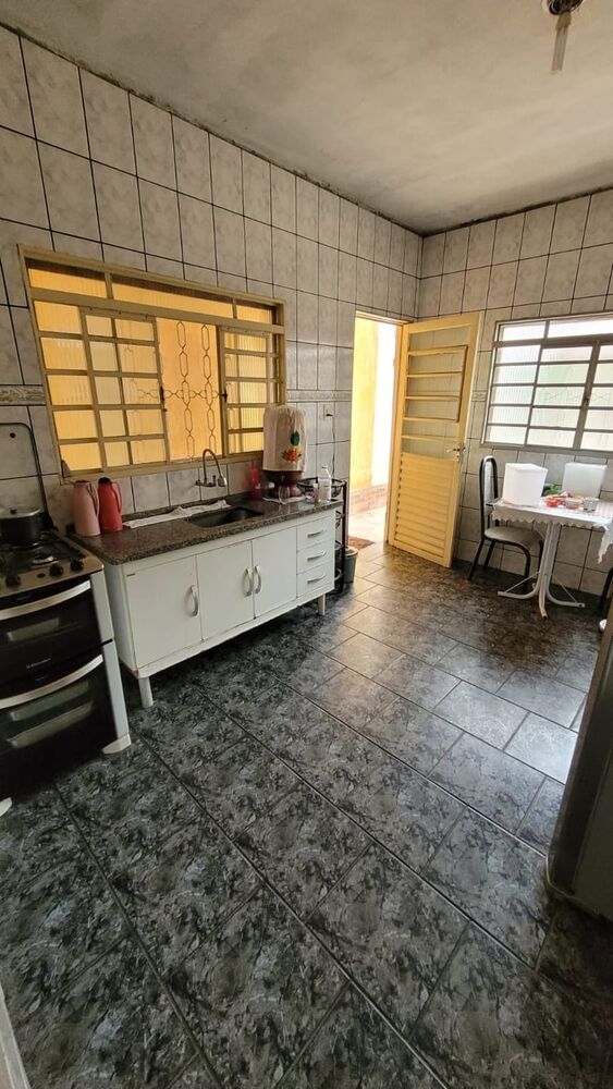 Casa à venda com 3 quartos, 154m² - Foto 2